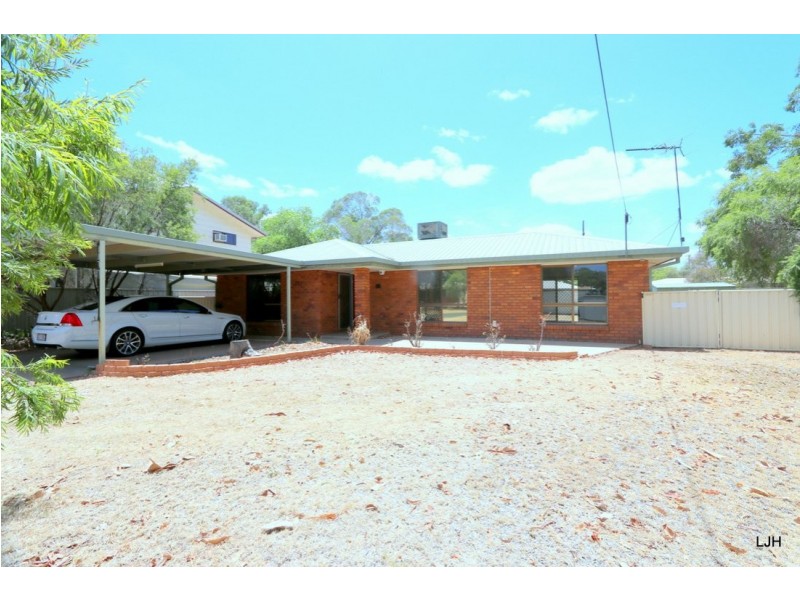 5 Eubar Place, Emerald QLD 4720