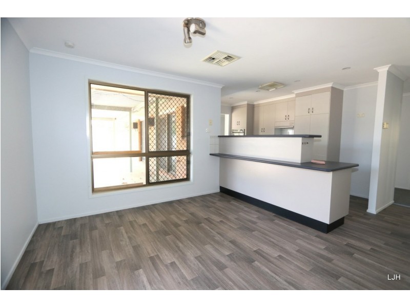 5 Eubar Place, Emerald QLD 4720
