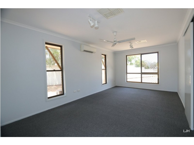 5 Eubar Place, Emerald QLD 4720