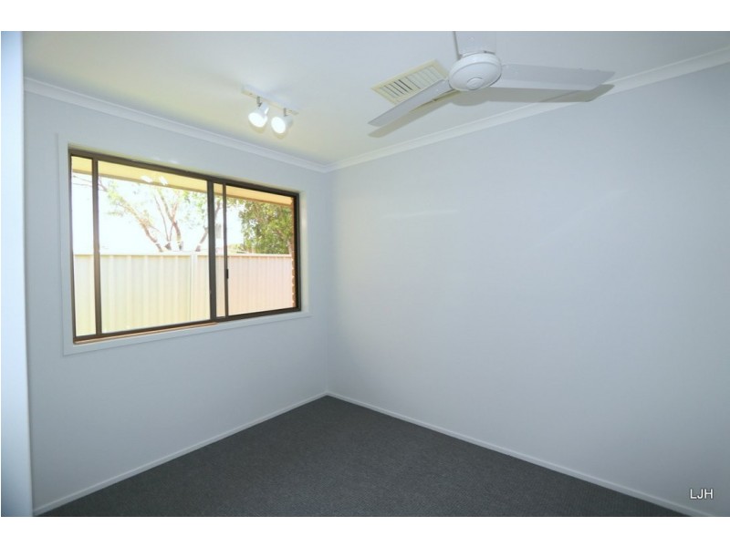 5 Eubar Place, Emerald QLD 4720