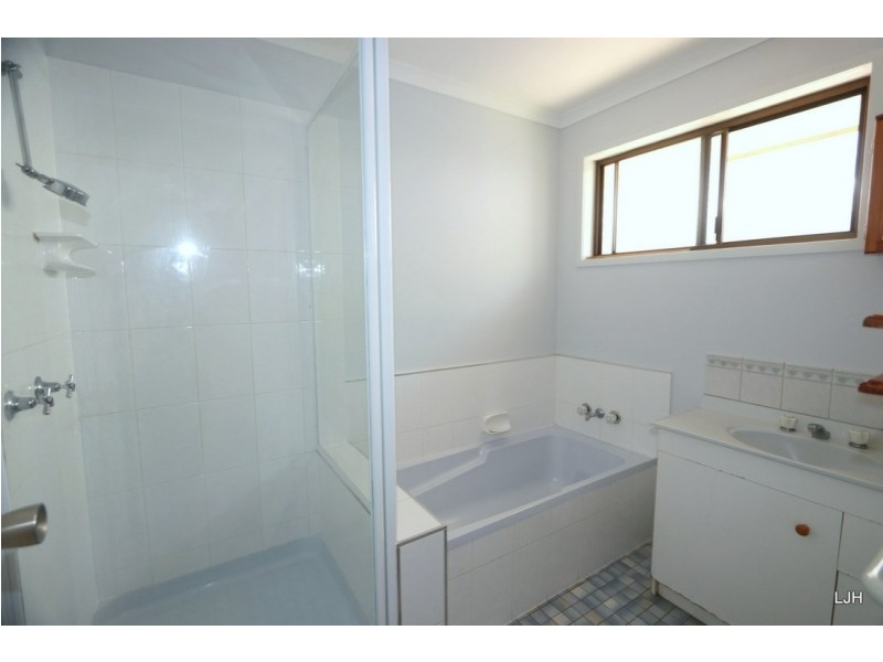 5 Eubar Place, Emerald QLD 4720