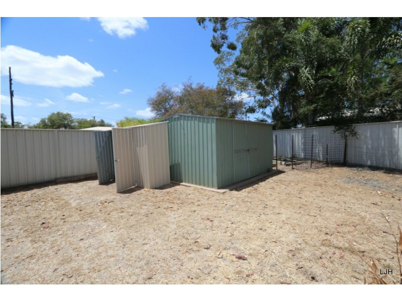 5 Eubar Place, Emerald QLD 4720