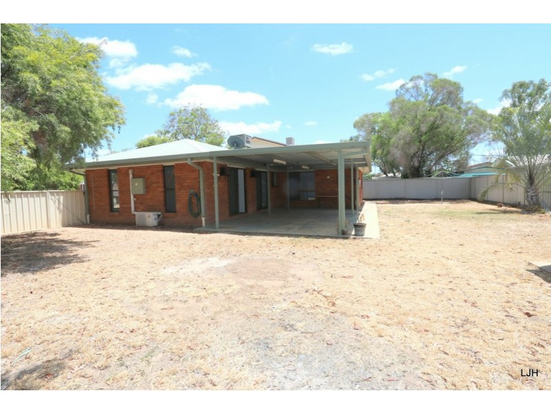 5 Eubar Place, Emerald QLD 4720