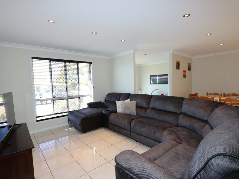 5 Mooney Crescent, Emerald QLD 4720