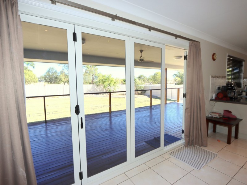 5 Mooney Crescent, Emerald QLD 4720