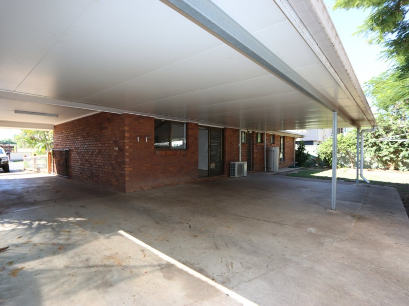 22 Staal Crescent, Emerald QLD 4720