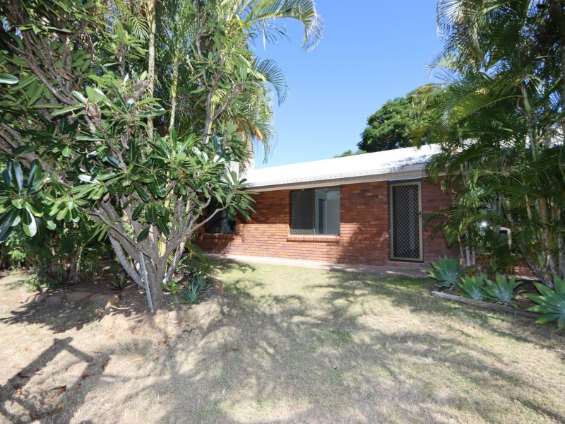22 Staal Crescent, Emerald QLD 4720