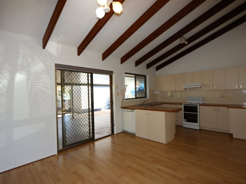 22 Staal Crescent, Emerald QLD 4720