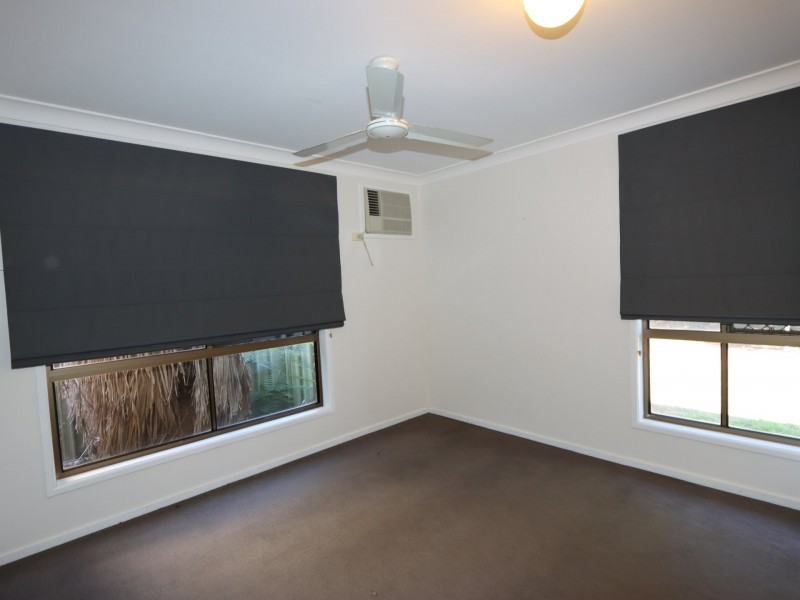 22 Staal Crescent, Emerald QLD 4720