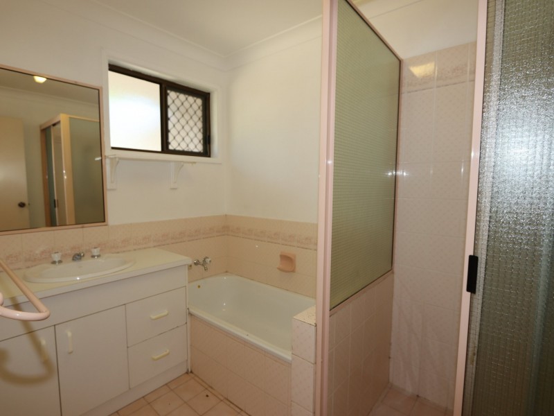 22 Staal Crescent, Emerald QLD 4720