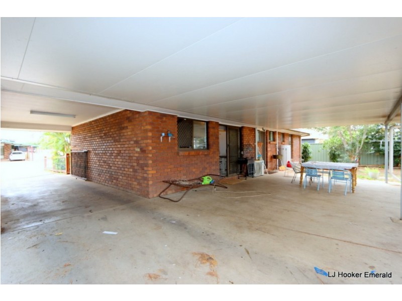 22 Staal Crescent, Emerald QLD 4720