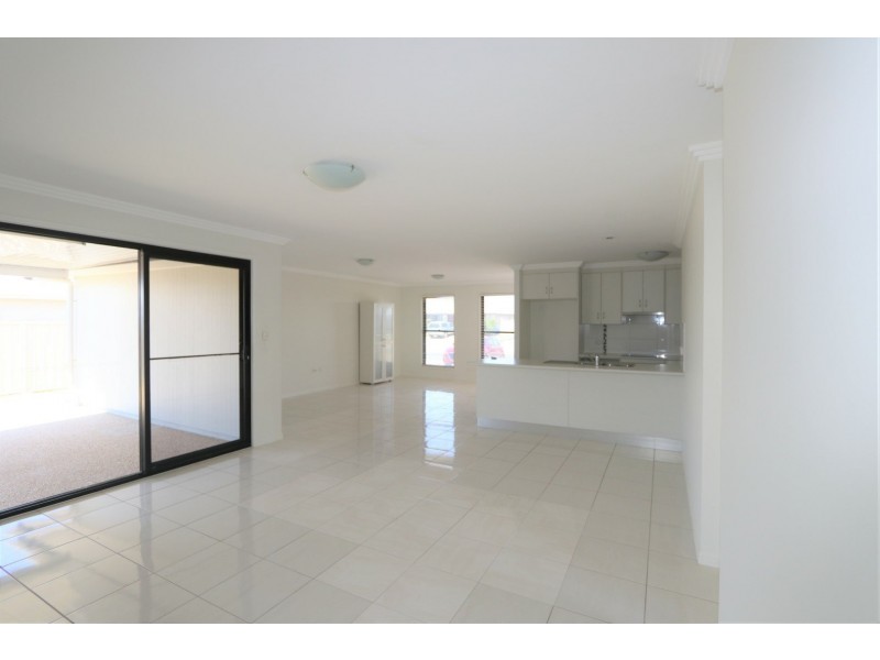7 Newman Drive, Emerald QLD 4720