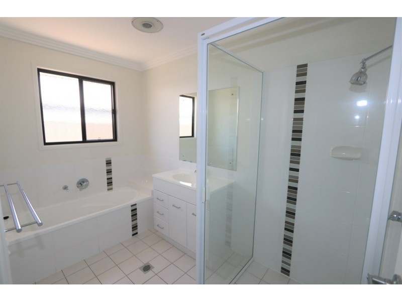 7 Newman Drive, Emerald QLD 4720