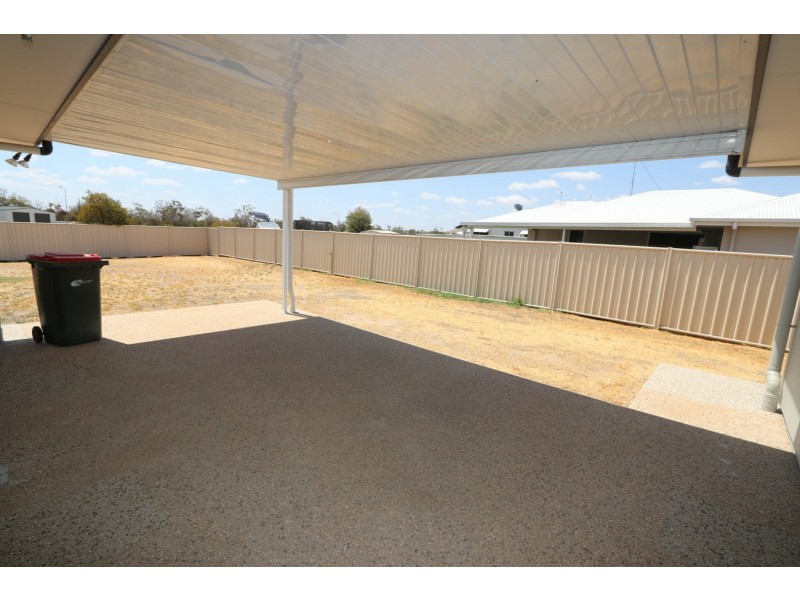 7 Newman Drive, Emerald QLD 4720
