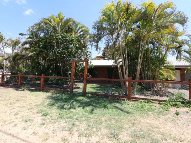 22 Staal Crescent, Emerald QLD 4720