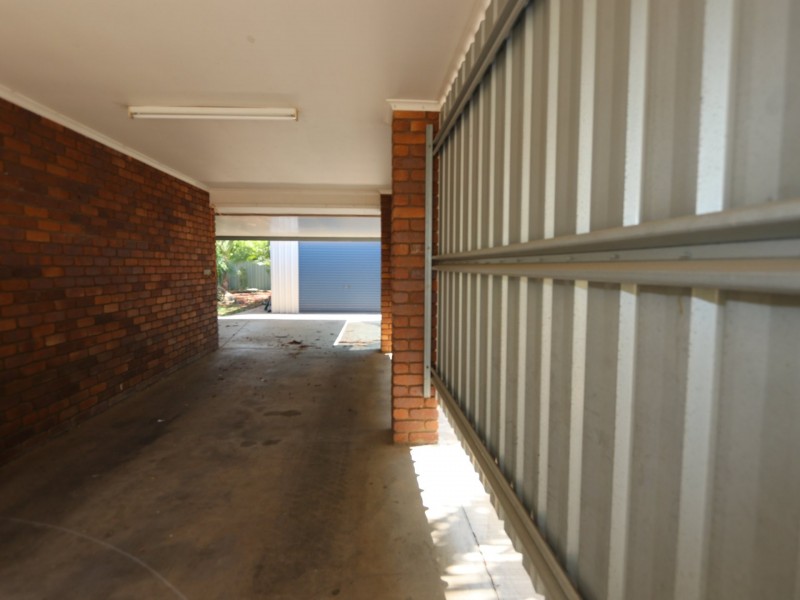 22 Staal Crescent, Emerald QLD 4720