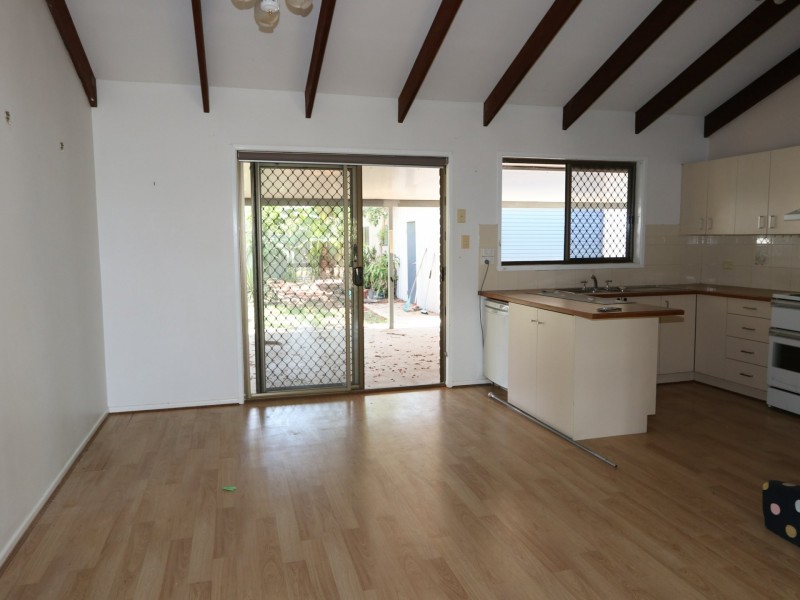 22 Staal Crescent, Emerald QLD 4720