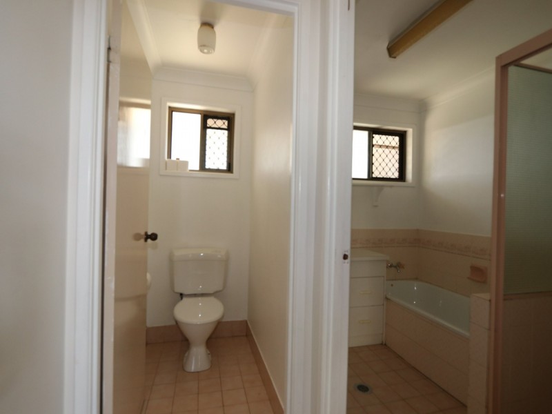 22 Staal Crescent, Emerald QLD 4720