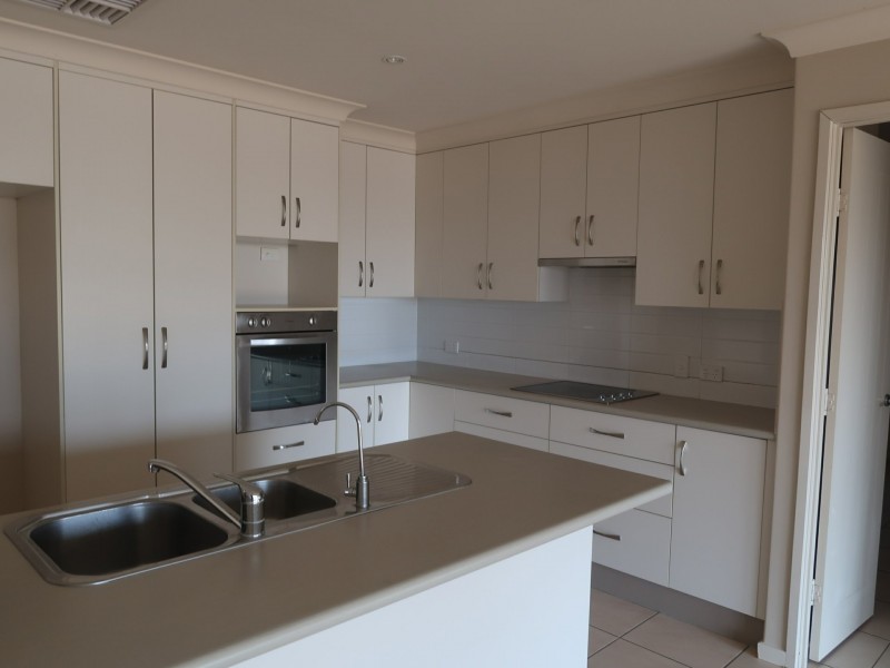 43 Mayfair Drive, Emerald QLD 4720