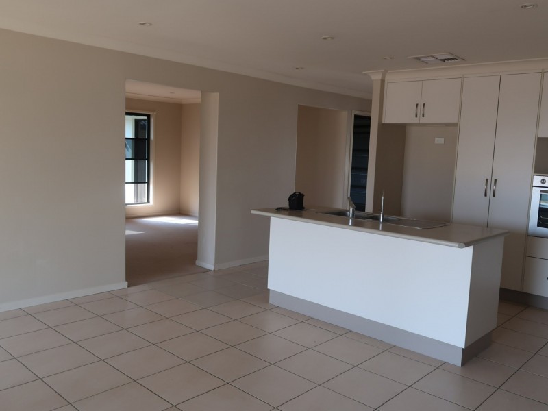 43 Mayfair Drive, Emerald QLD 4720