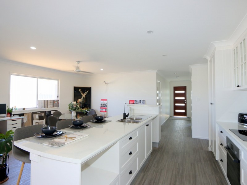 4 Costello Court, Emerald QLD 4720