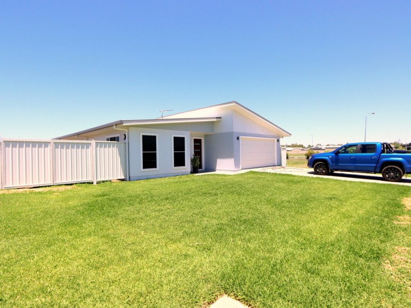 4 Costello Court, Emerald QLD 4720