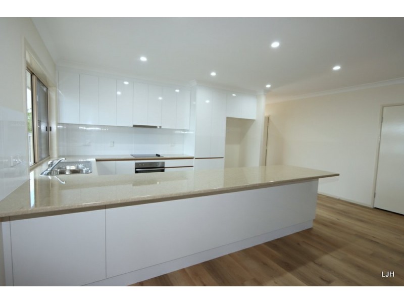 58 Canterbury Road, Emerald QLD 4720