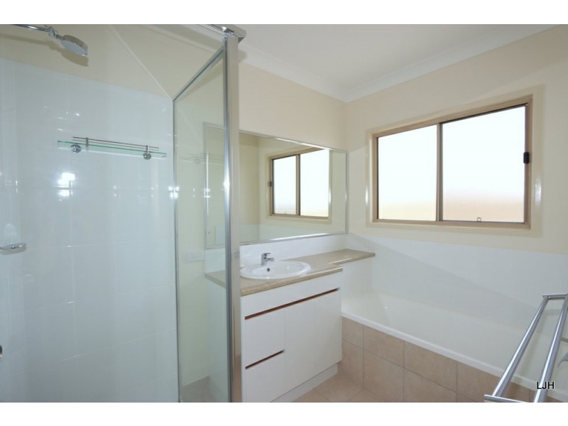 58 Canterbury Road, Emerald QLD 4720