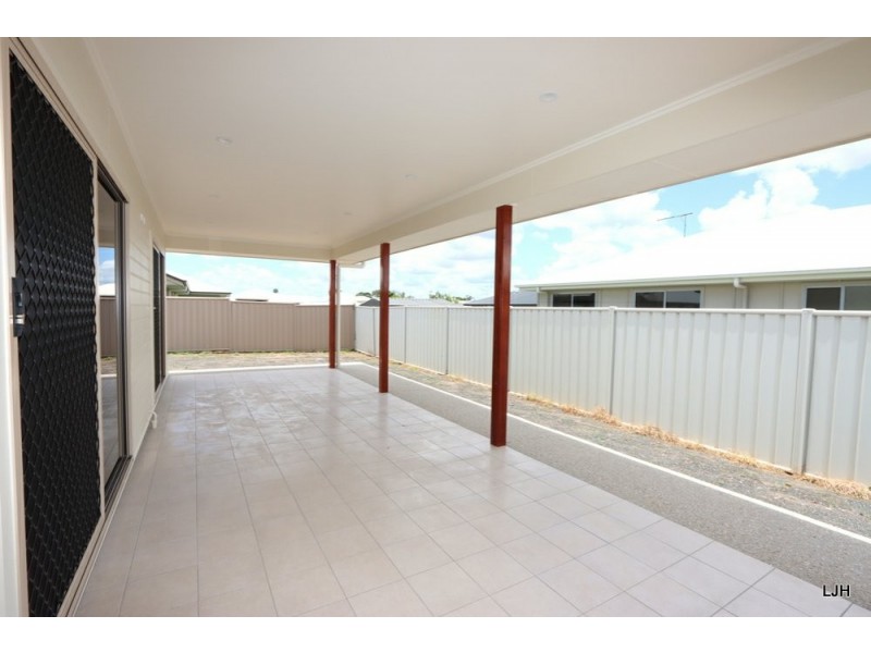58 Canterbury Road, Emerald QLD 4720