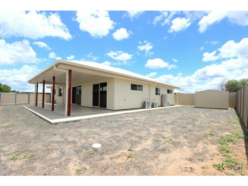 58 Canterbury Road, Emerald QLD 4720