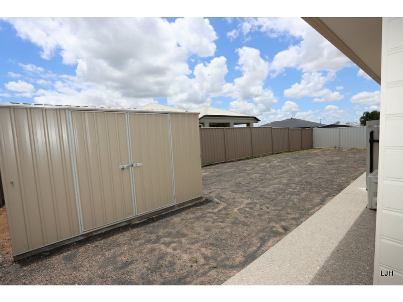 58 Canterbury Road, Emerald QLD 4720