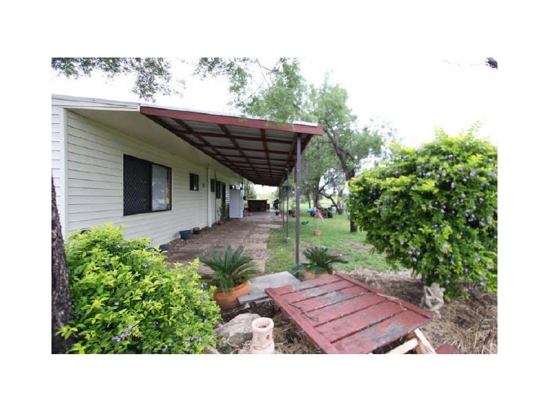 50 Hibernia Road, Capella QLD 4723