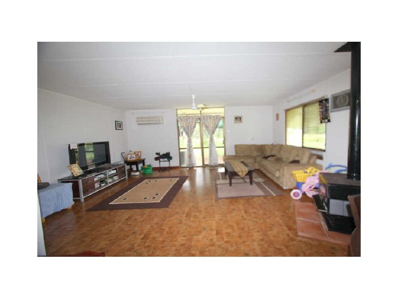 50 Hibernia Road, Capella QLD 4723