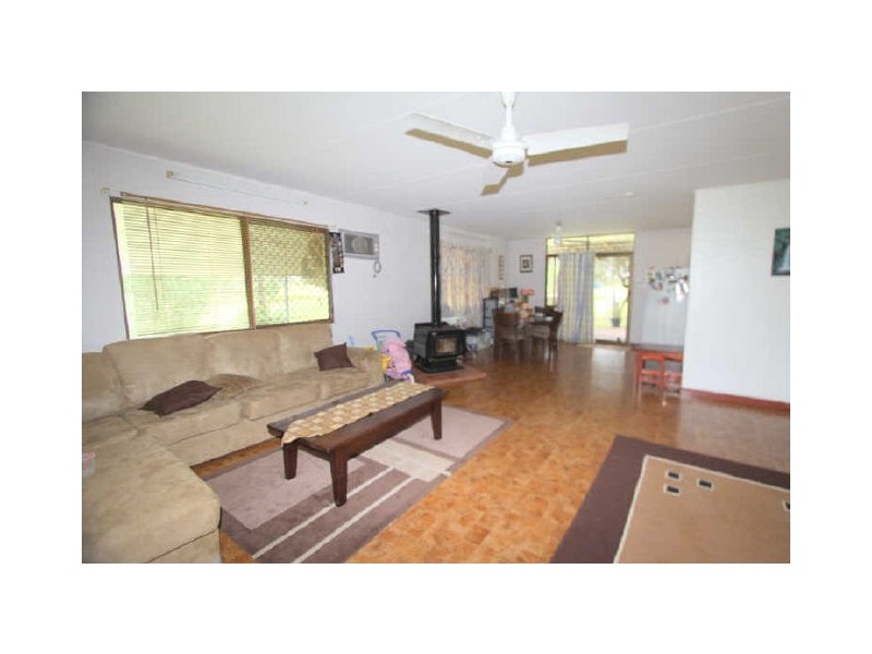 50 Hibernia Road, Capella QLD 4723