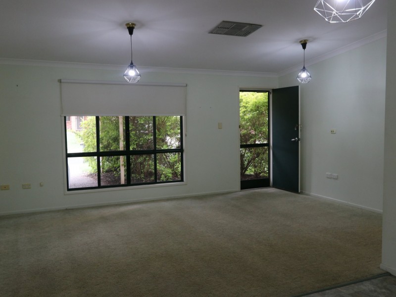 12 Cowan Crescent, Emerald QLD 4720