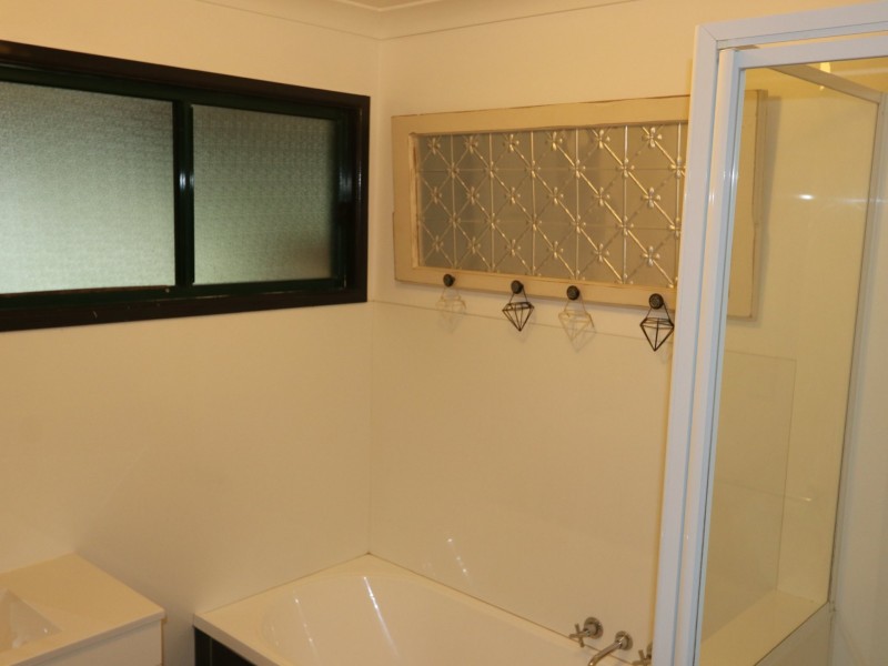 12 Cowan Crescent, Emerald QLD 4720