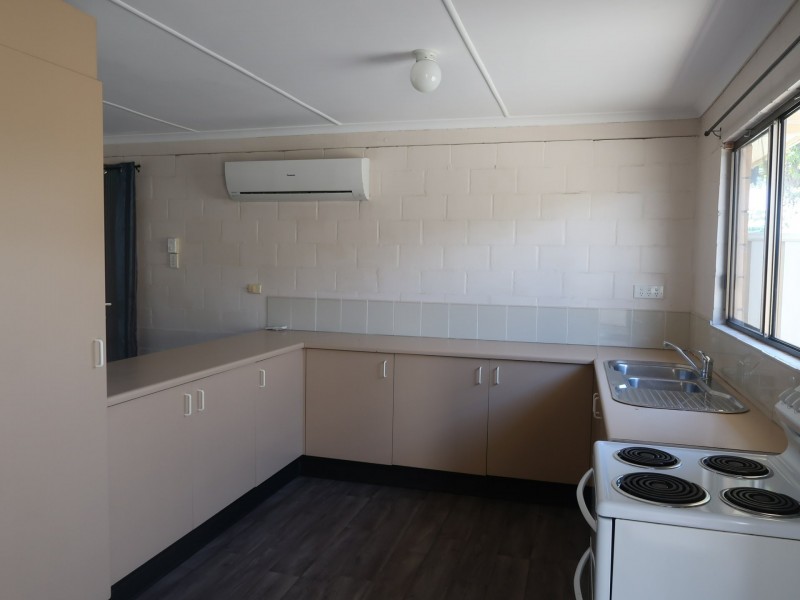 Unit 2/69 Esmond Street, Emerald QLD 4720