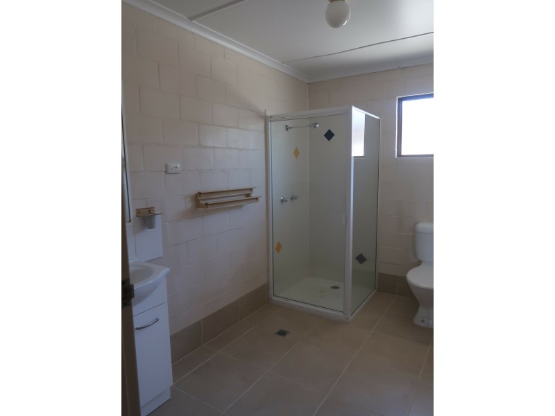Unit 2/69 Esmond Street, Emerald QLD 4720