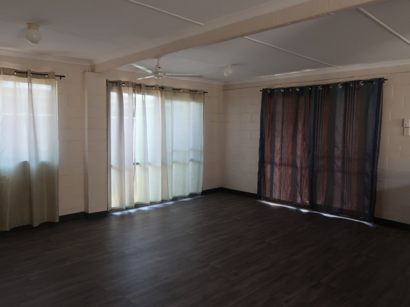 Unit 2/69 Esmond Street, Emerald QLD 4720