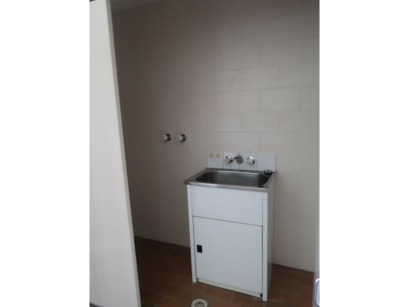 Unit 2/69 Esmond Street, Emerald QLD 4720