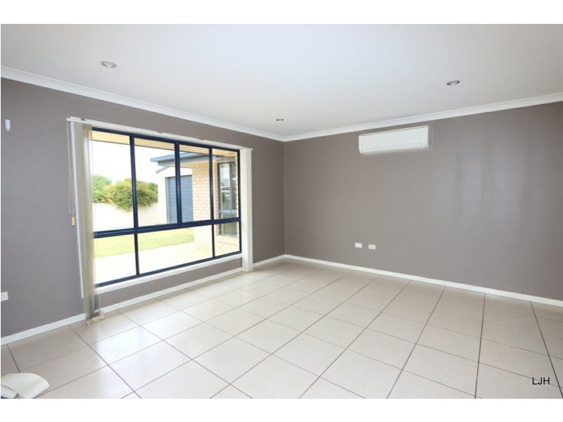 10 Crozier Court, Emerald QLD 4720