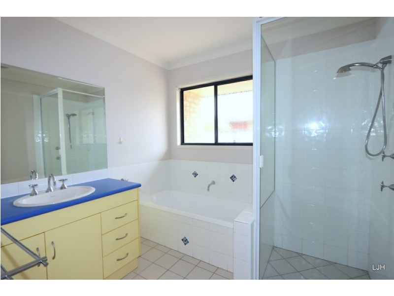 10 Crozier Court, Emerald QLD 4720