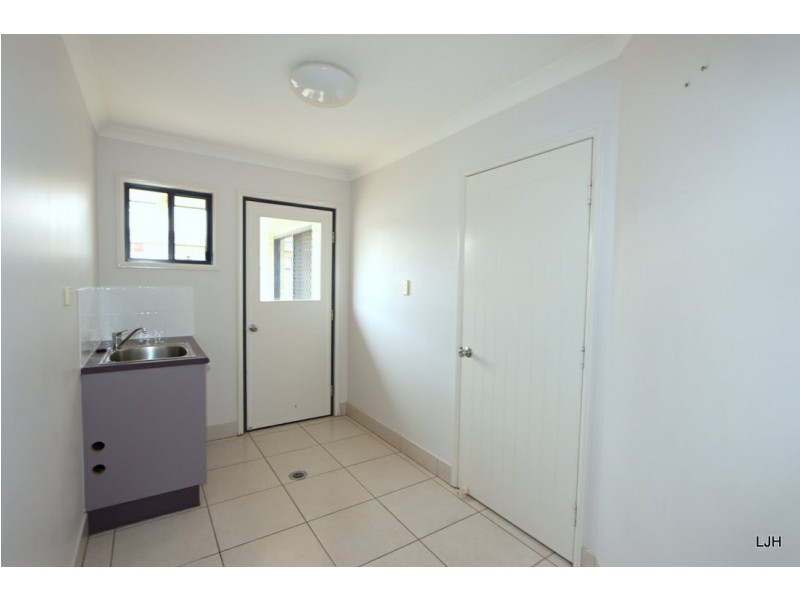 10 Crozier Court, Emerald QLD 4720