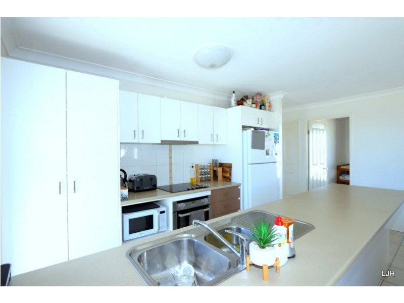2 Lakeside Drive, Emerald QLD 4720