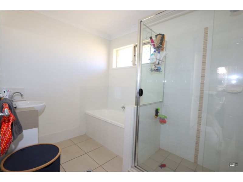 2 Lakeside Drive, Emerald QLD 4720