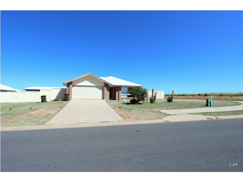 2 Lakeside Drive, Emerald QLD 4720
