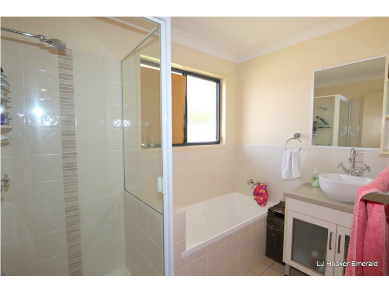 1/6 Grange Court, Emerald QLD 4720