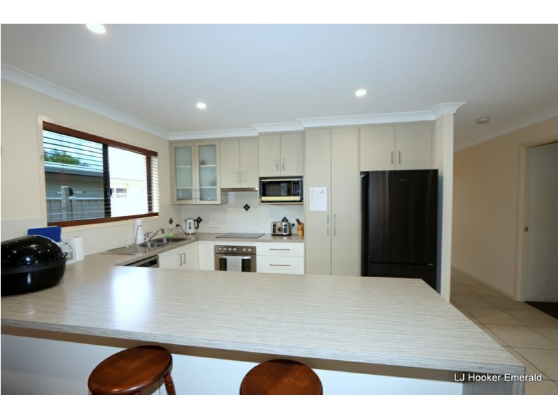 1/6 Grange Court, Emerald QLD 4720