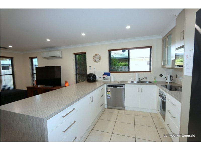 1/6 Grange Court, Emerald QLD 4720