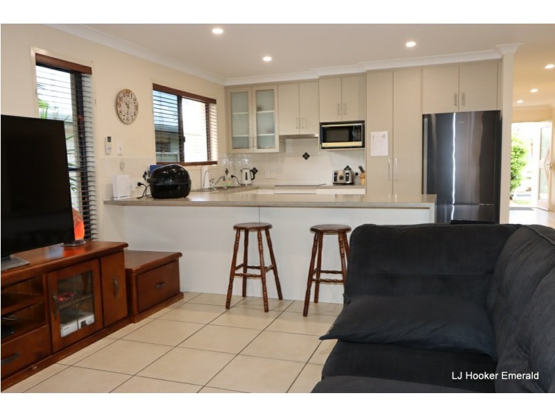 1/6 Grange Court, Emerald QLD 4720